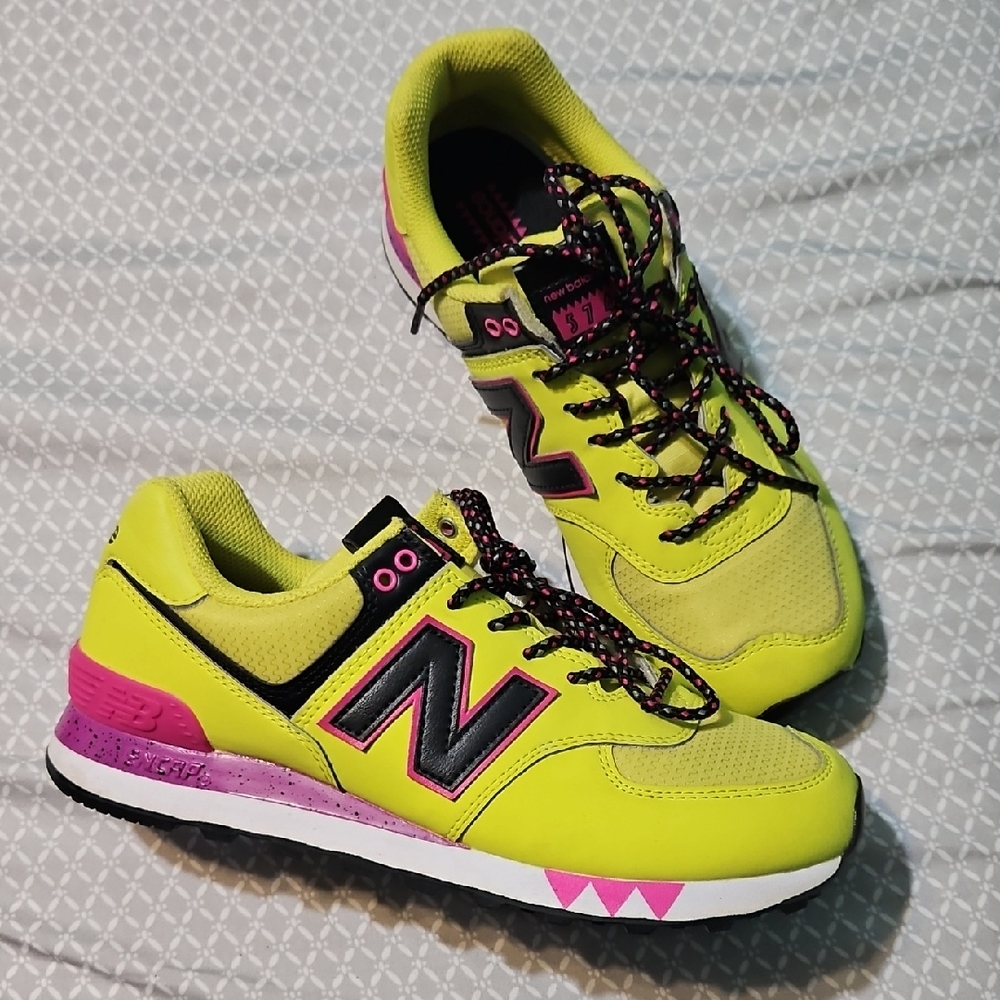 New Balance Women's 574 ENCAP Sneakers EUC